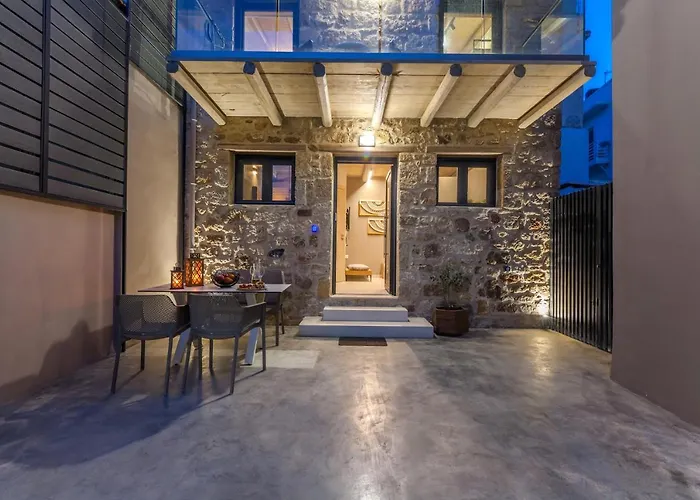 Evangelia Casa, Comfy Stay, Centrally, With Views!